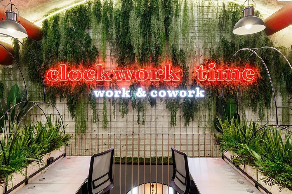綠蔭綻放 Clockwork Time圣彼得堡圣彼得堡辦公室設(shè)計(jì)欣賞